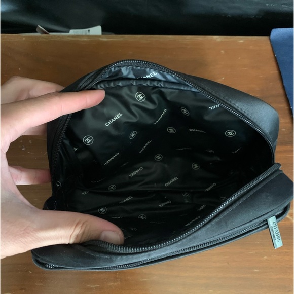 Chanel Toiletry Makeup Cosmetic Travel Pouch Bag Dual Zip Designer - Picture 3 of 4